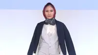 Modest wear Yoakeh di Jakarta Fashion Week 2019 (Fimela.com/Nurwahyunan)