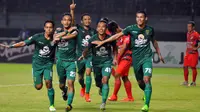 Persebaya mengalahkan PSBI 4-0, Rabu (2/7/2017) di Stadion Gelora Bung Tomo, Surabaya. (Bola.com/Fahrizal Arnas)