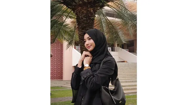 6 Potret Aktris FTV Glenca Chysara Tampil Berhijab, Bikin Pangling