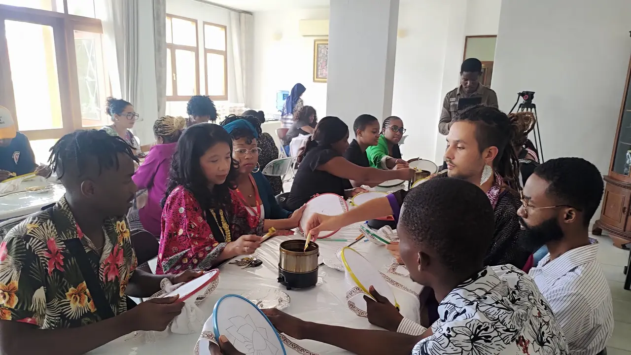KBRI Maputo Mozambique menyelenggarakan pelatihan membatik pada tanggal 12, 13 dan 14 Desember di Maputo, Mozambique. (Dok: Kemlu RI)