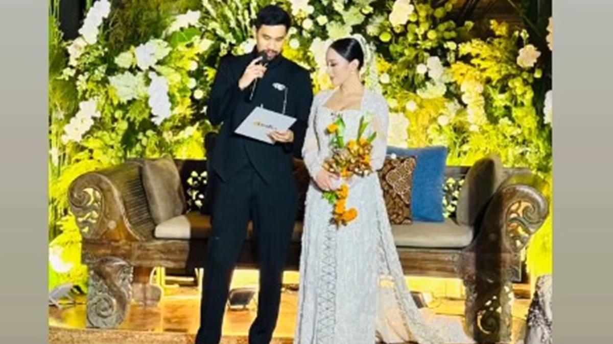 5 Potret Gaun Amanda Zahra di Resepsi Pernikahan, Anggun Bak Putri Jawa