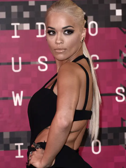 Rita Ora  merupakan orang yang ingin mengakhiri asmara kala itu. Kolaborasinya bersama sang mantan di lagu ‘I Will Never Let You Down’ bukti jika dirinya tidak lagi mencintai Calvin Harris yang kini berhubungan dengan Taylor Swift. (Bintang/EPA)