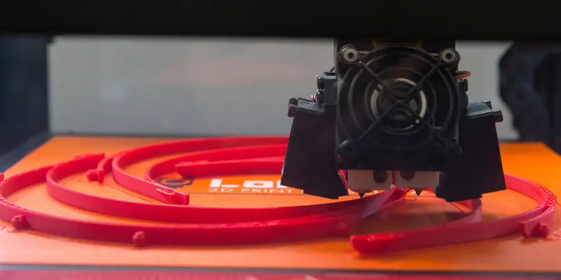 FOTO: Proses Pembuatan Pelindung Wajah Pakai Printer 3D