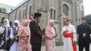 Istri Perdana Menteri Malaysia, Wan Azizah Wan Ismail berbincang dengan Uskup Agung Jakarta Kardinal Ignatius Suharyo saat mengunjungi Gereja Katedral, Jakarta Senin (9/1/2023). Wan Azizah Wan Ismail ke Gereja Katedral melalui Terowongan Silaturahmi. Terowongan itu menghubungkan Masjid Istiqlal dengan Gereja Katedral. (Liputan6.com/Herman Zakharia)