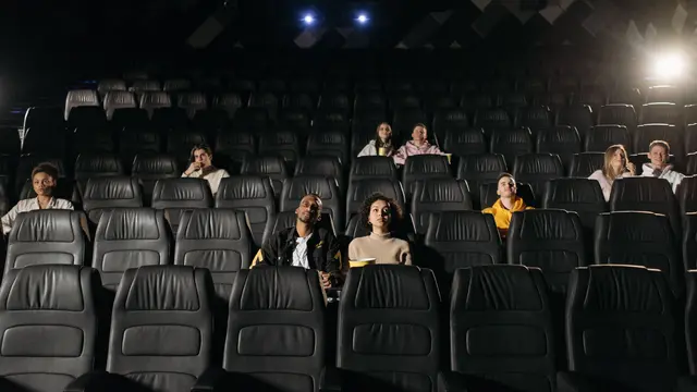 Apakah Boleh Keluar Bioskop Sebelum Film Selesai