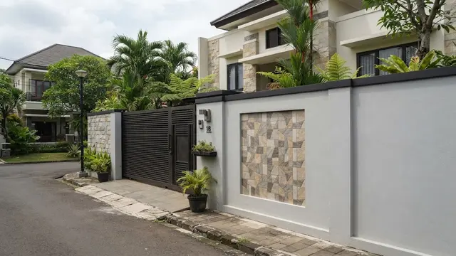Pagar Tembok Minimalis dengan Keramik