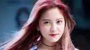 Bola mata Yeri Red Velvet berwarna gelap, hal itu membuat wajahnya semakin cantik dan tatapannya semakin tajam. (Foto: allkpop.com)