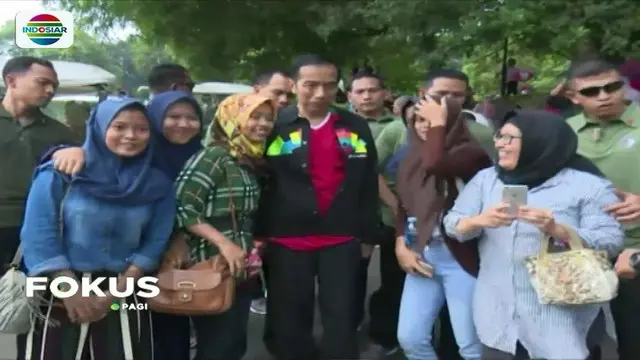 Habiskan sisa masa cuti Lebaran, Jokowi hebohkan pengunjung Kebun Raya Bogor saat tengah melakukan olahraga.