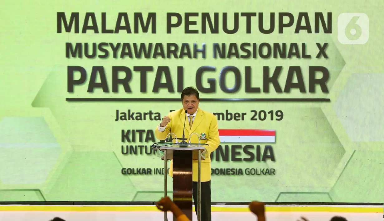 Ketua Umum DPP Golkar terpilih Airlangga Hartarto memberikan sambutan saat penutupan Munas X Partai Golkar di Jakarta, Kamis (5/12/2019). Airlangga Hartarto terpilih kembali sebagai ketua umum Partai Golkar Periode 2019-2024 secara aklamasi. (Liputan6.com/Johan Tallo)