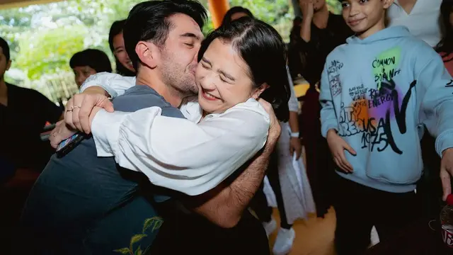 Prilly Latuconsina hadir di Pesta Ultah Reza Rahadian (Foto: Instagram prillylatuconsina96)