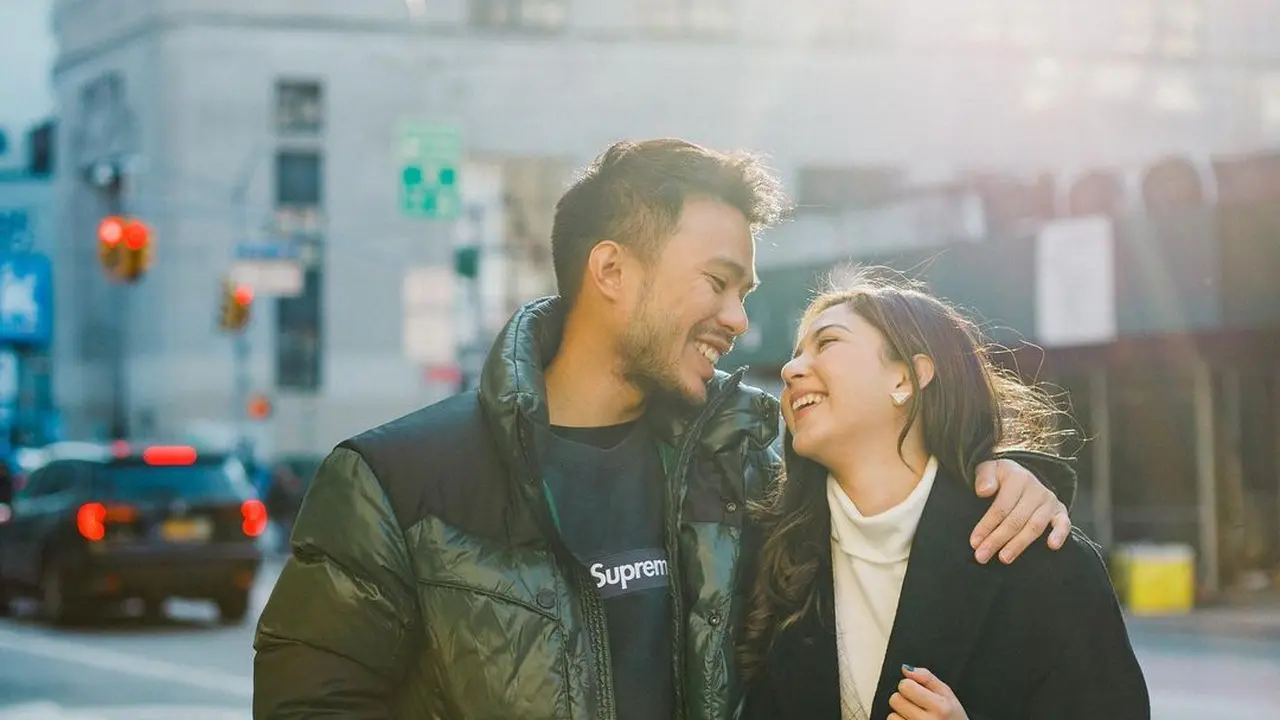 Potret Serasi Outfit Liburan Jessica Mila dan Kekasih di Amerika Serikat, Salah Satunya Tenteng Tas Rp40Jutaan