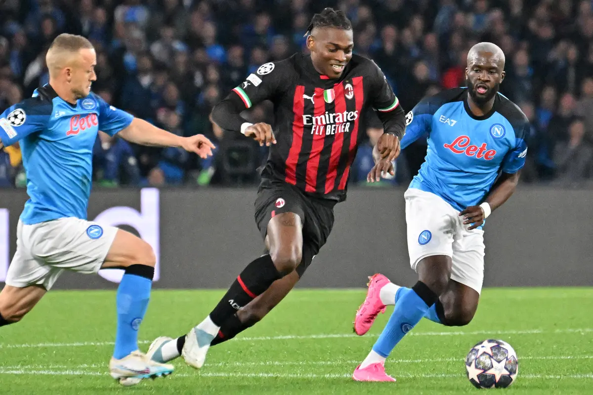 Foto: Melihat Aksi Rafael Leao dan Mike Maignan Saat Membawa AC Milan Menyingkirkan Napoli di Liga Champions