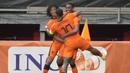 Sekitar 20 menit berselang, Ryan Gravenberch berhasil menetapkan kemenangan Belanda lewat tandukannya memanfaatkan bola muntah hasil tembakan Depay yang berhasil ditepis oleh Giorgi Loria. Skor bertambah 3-0 dan bertahan hingga peluit panjang akhir pertandingan dibunyikan. (Foto: AP/Peter Dejong)