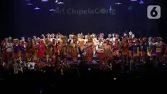 Komunitas Perempuan Menari (KPM) mempersembahkan ArtChipelaGong di Teater Besar, Taman Ismail Marzuki, Jakarta Pusat, Sabtu (26/10/2024). (Liputan6.com/Helmi Fithriansyah)