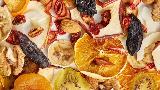 Ilustrasi buah kering