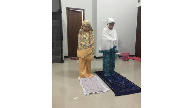 6 Potret Richelle Skornicki saat Berhijab, Adik Sandrinna Michelle