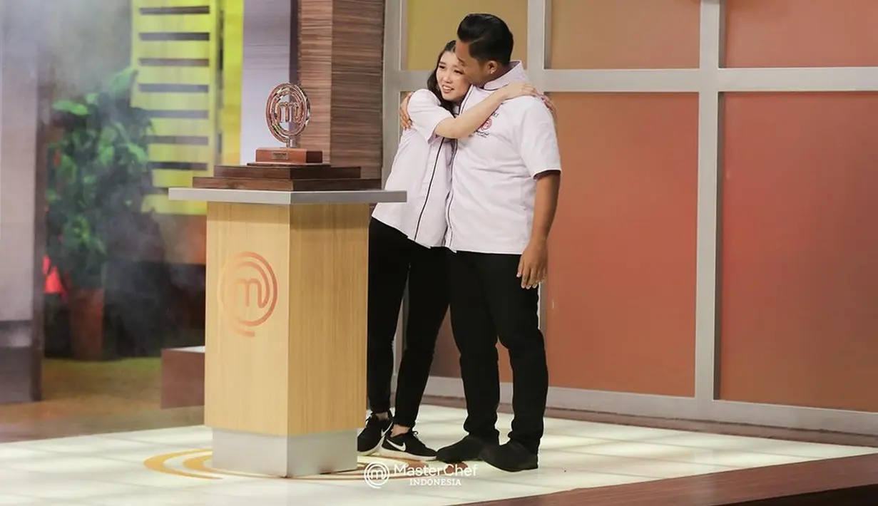 Dalam sederet unggahannya saat momen grand final MasterChef Indonesia season 11, Kiki berkali-kali akui bangga atas pencapaian Belinda. Namun rupanya pujian Kiki untuk Belinda berbanding terbalik dengan netizen. Hingga saat ini netizen masih tak terima dengan keputusan juri dan menyebut jika Kiki lebih layak untuk menjadi juara MasterChef Indonesia 11 daripada Belinda. (Liputan6.com/IG/@kiki.mci11)
