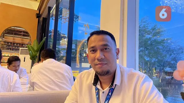 Head Network Operations XL Axiata Region Jabodetabek, Okrisimon
