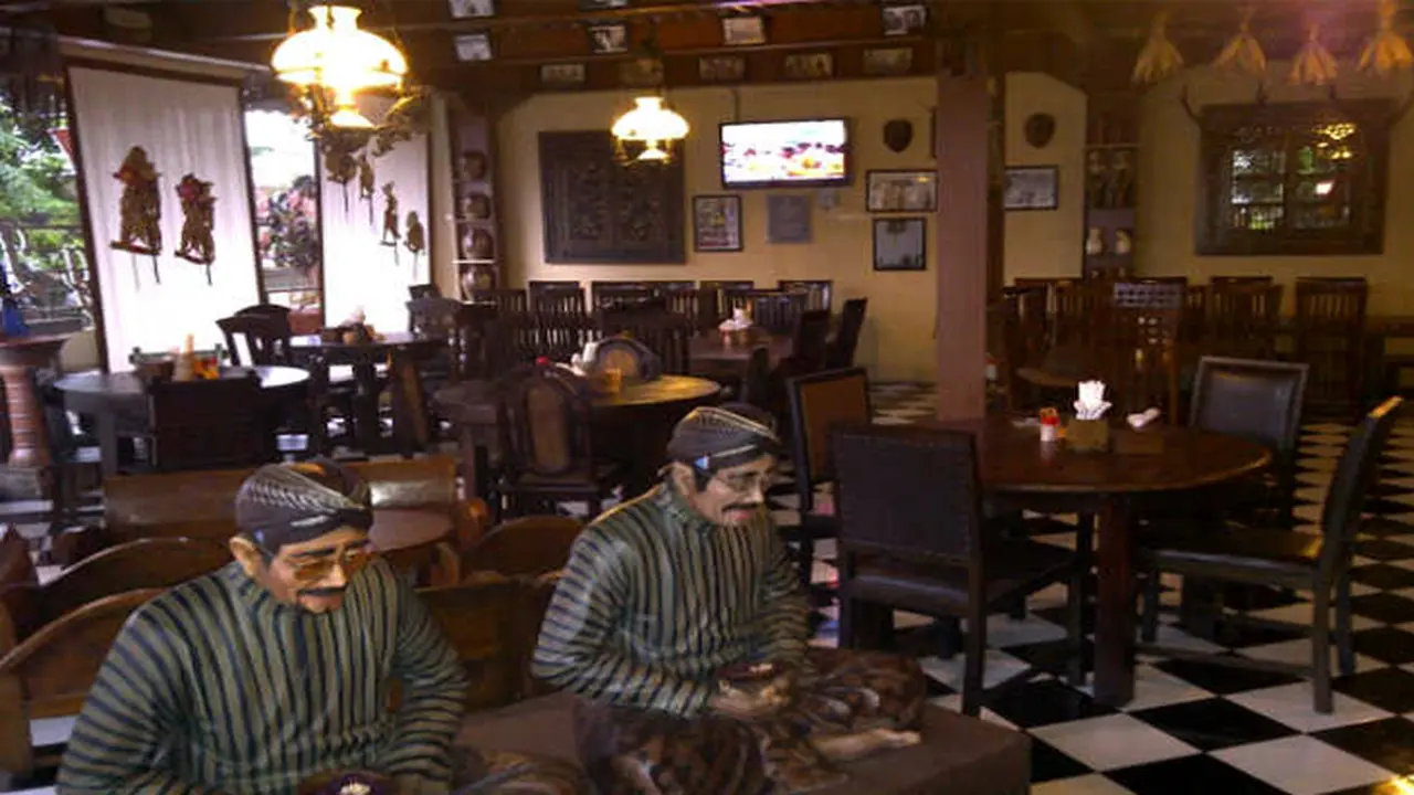 `Warung Djadoel` Warung Etnik di Tengah Kota Solo