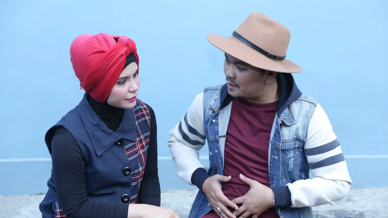 Seiring merasa letih, Adilla jalani pengobatan alternatif. (Galih W. Satria/Bintang.com)
