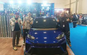 Gentian Blue untuk Mobil Bergaya RWB, Berapa Biaya Wrapping-nya?