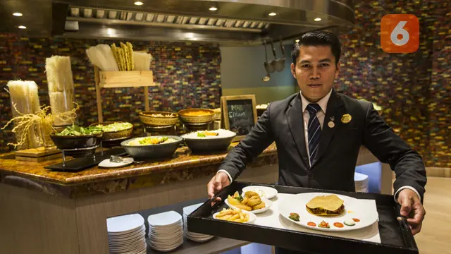 Waiters Adalah Istilah Pramusaji untuk Laki-Laki, Ini Tugas dan Tanggung Jawabnya
