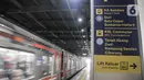 Papan penunjuk arah untuk layanan penumpang KRL terpasang di tiap sudut Stasiun BNI City, Dukuh Atas, Jakarta Pusat, Senin (25/7/2022). PT Kereta Commuter Indonesia (KCI) berencana menjadikan Stasiun BNI City yang sebelumnya khusus melayani penumpang kereta Bandara Soekarno-Hatta untuk pemberhentian KRL seiring akan dinonaktifkannya Stasiun Karet. (merdeka.com/Iqbal S Nugroho)