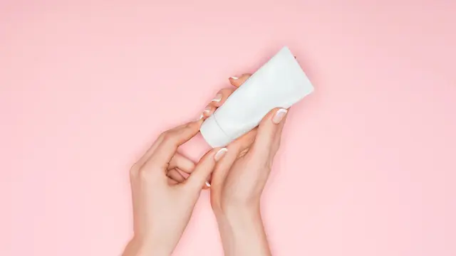 Tips Perawatan Kulit Tangan agar Tetap Halus, Bebas dari Kondisi Kering dan Pecah-pecah!