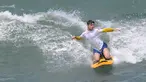 Peselancar disabilitas asal Afrika Selatan, Tyler Pike beraksi dalam Bali Adaptive Pro 2019 di Canggu, Badung, Bali, Selasa (3/9/2019). Bali Adaptive Pro 2019 merupakan sebuah kontes internasional untuk peselancar disabilitas. (SONNY TUMBELAKA/AFP)