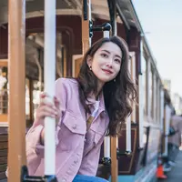 ilustrasi perempuan tersenyum/Photo by baikang yuan on Unsplash