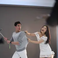 "Aku sama Verrell Bramasta. Asik, seru. Karena aku sama Verrell kan sudah dekat. Kita nggak ada masalah sama sekali akting bareng. Dialog lancar-lancar saja," tuturnya. (Nurwahyunan/Bintang.com)