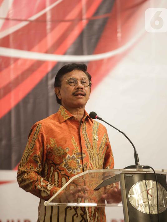 Menkominfo Johnny G. Plate memberikan sambutan saat penandatangan kerja sama pembuatan portal aduan untuk aparatur sipil negara (ASN) di Jakarta, Selasa (12/11/2019). Portal beralamat aduanasn.id. ini untuk melaporkan ASN terkait dengan penanganan radikalisme(Liputan6.com/Faizal Fanani)