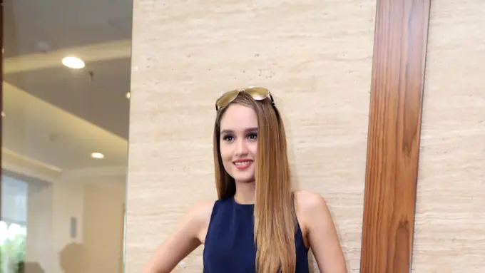 [Bintang] Cinta Laura