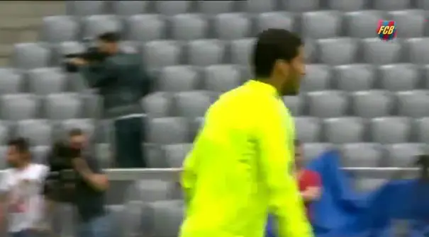 Suasana serius tapi santai mewarnai sesi latihan Barcelona di Allianz Arena, Muenchen, Jerman. Barcelona akan menghadapi tuan rumah Bayern Muenchen dalam pertandingan leg kedua semi final Liga Champions yang akan berlangsung Rabu (13/5) dini hari WIB...