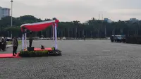 Kapolda Metro Jaya, Irjen Pol Karyoto aat apel operasi antipremanisme di lapangan silang Monas, Jakarta Pusat, Jumat (9/5/2025). (Tim News).