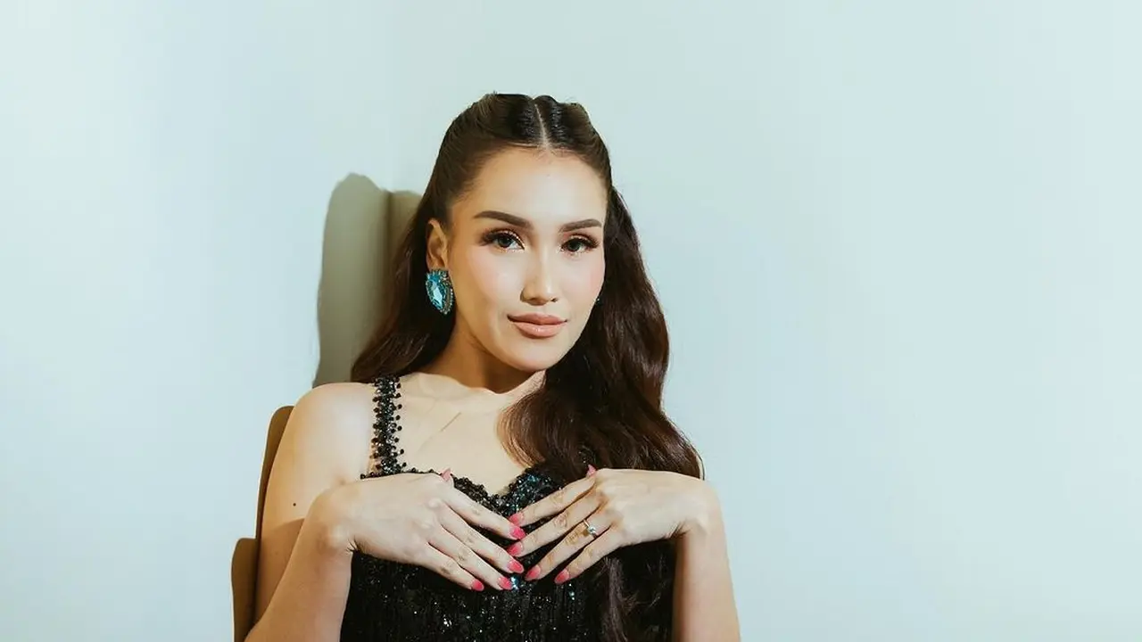 Ayu Ting Ting. (Foto: Agra Suseno dari Instagram @ayutingting92)