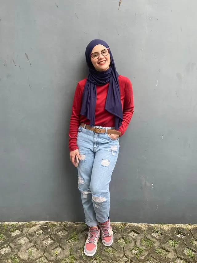 6 Gaya Casual Sporty Aldila Jelita, Istri Indra Bekti dalam Balutan Busana Warna-Warni