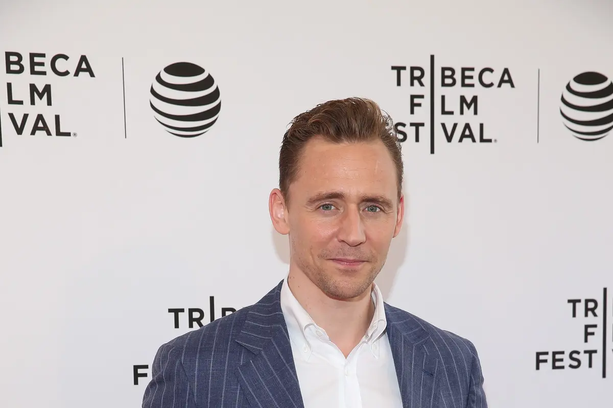 [Bintang] Tom Hiddleston