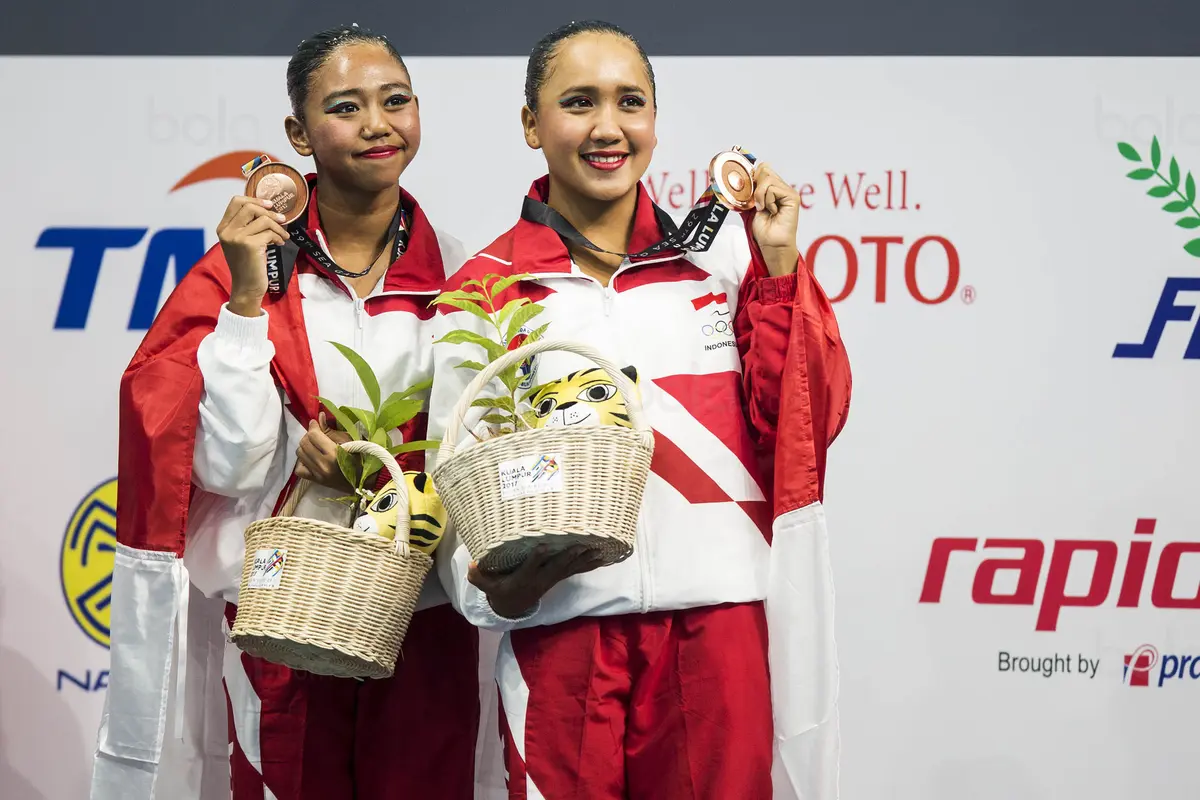 Anisa Feritrianti dan Claudia Megawati