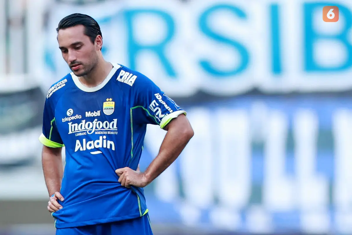 Foto: Reaksi Pemain Persib Bandung Setelah Dipermalukan Persik Kediri, Target Juara Semakin Tipis