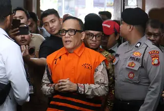 Mantan Wakil Menteri Ketenagakerjaan (Wamenaker), Immanuel Ebenezer Gerungan alias Noel, saat tiba untuk mengikuti sidang pembacaan tuntutan dari Jaksa Penuntut Umum (JPU) atas kasus dugaan pemerasan dan penerimaan gratifikasi terkait pengurusan sertifikasi Keselamatan dan Kesehatan Kerja (K3) di lingkungan kementerian Ketenagakerjaan di Pengadilan Tindak Pidana Korupsi, Jakarta, Senin (18/5/2026). (Kapanlagi.com/Budy Santoso)