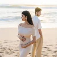 TikToker Jharna Bhagwani umumkan kabar kehamilan pertamanya dalam foto maternity. [@jharnabhagwani]