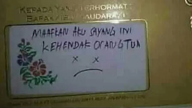 6 Nama Mantan Pacar di Undangan Nikah Ini Bikin Senyum Tipis