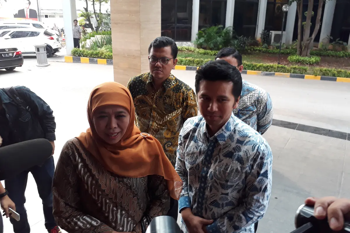 Khofifah Indar Parawansa - Emil Dardak menemui Ketua Umum Partai Golkar Airlangga Hartarto