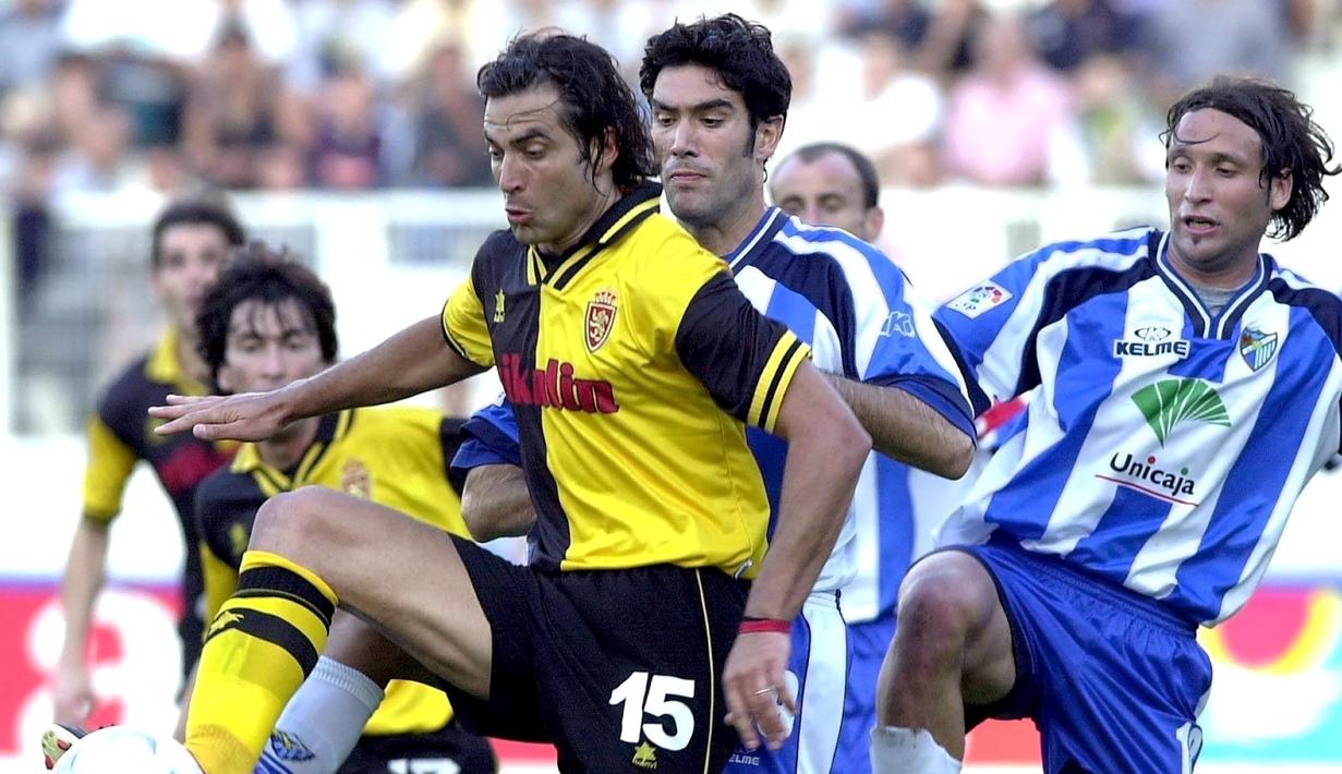 5. Juan Eduardo Esnaider (Real Zaragoza) – Kesulitan menembus skuad utama Real Madrid membuat pria asal Argentina ini hengkang ke Real Zaragoza. Selama dua musim, mantan pemain Juventus ini mencetak 29 gol dalam 61 pertandingan. (EPA/Rafael Diaz)