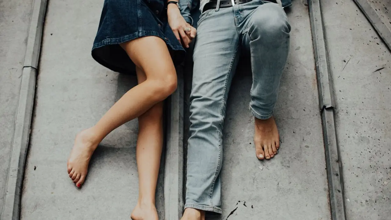 Ilustrasi Relationship Couple
