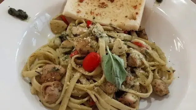 Resep pasta tanpa minyak sebagai makanan diet clean eating. (dok. Cookpad @namakuaini_cooking)