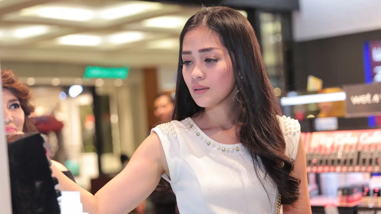 [Bintang] Gracia Indri