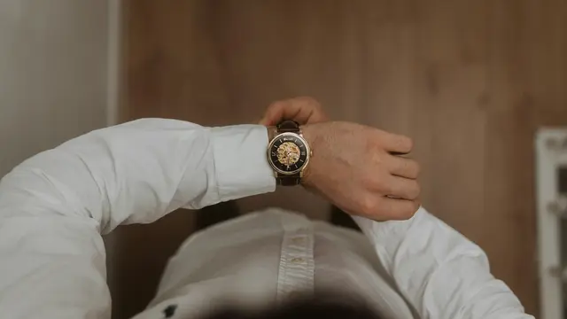 Mencek Jam
