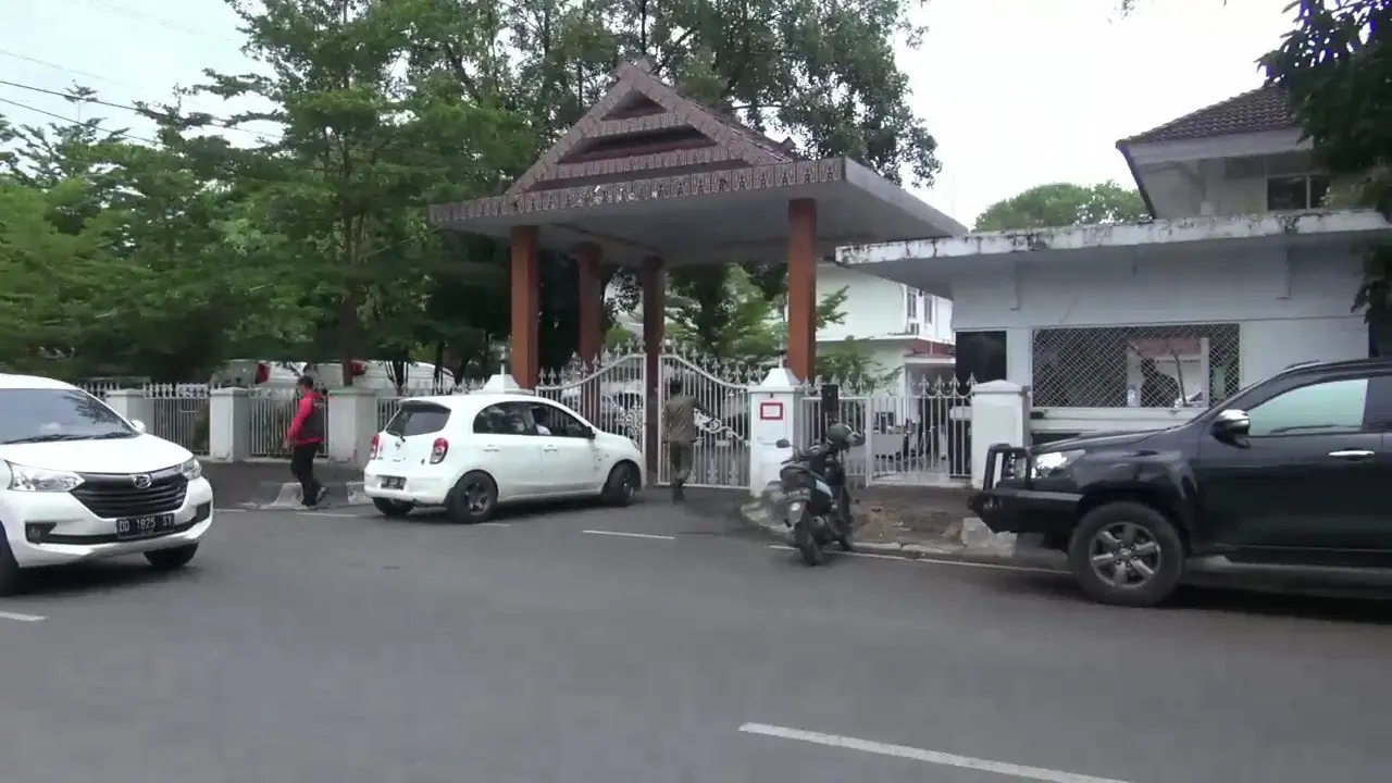 Geledah 4 Tempat Berbeda, KPK Sita Dokumen dan Uang Tunai Pasca OTT Gubernur Sulsel